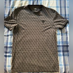 Guess pattern tee Sz S